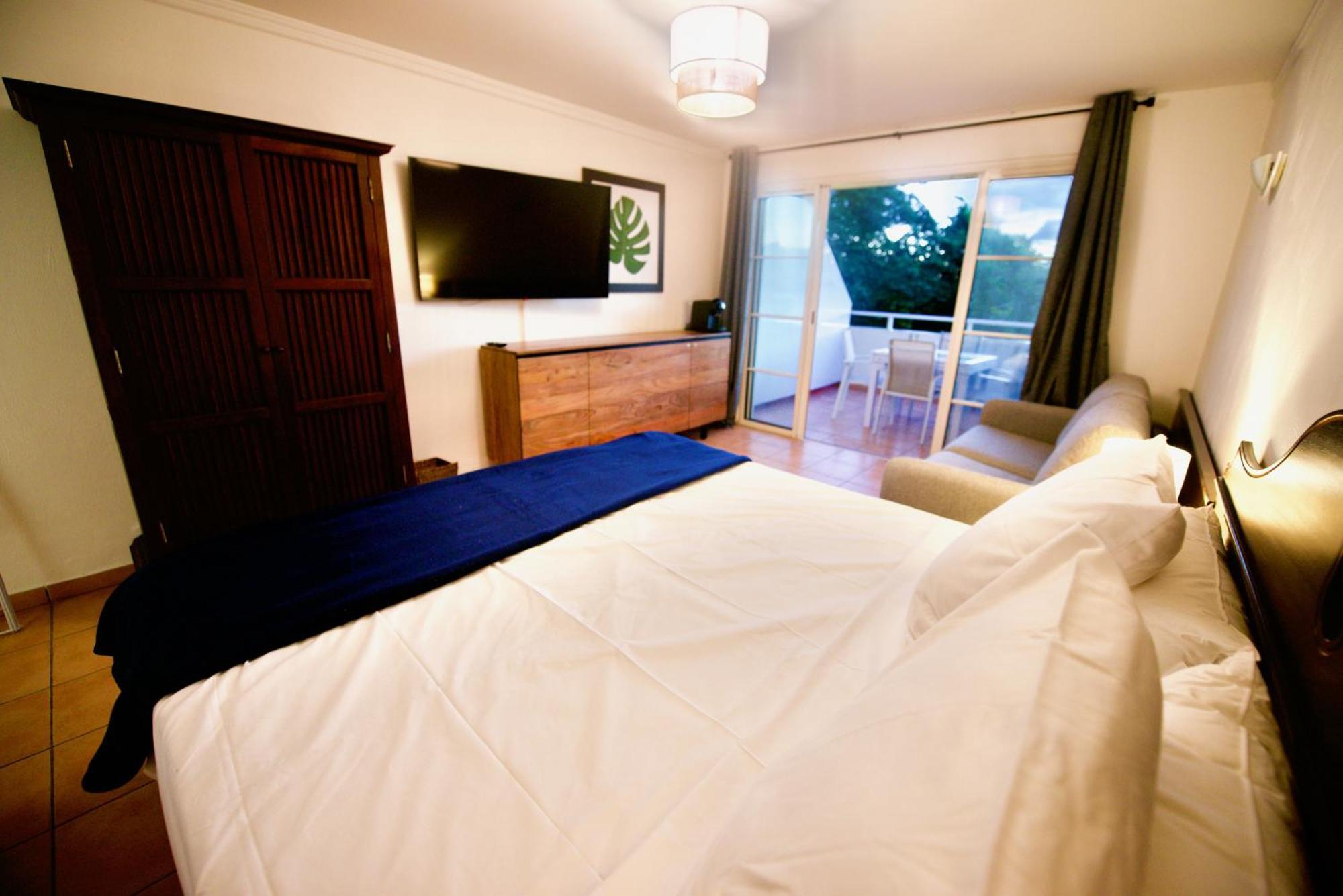 Studio Olia A P&V - Plages, Piscines Et Vue Mer! Sainte-Anne  Exterior photo